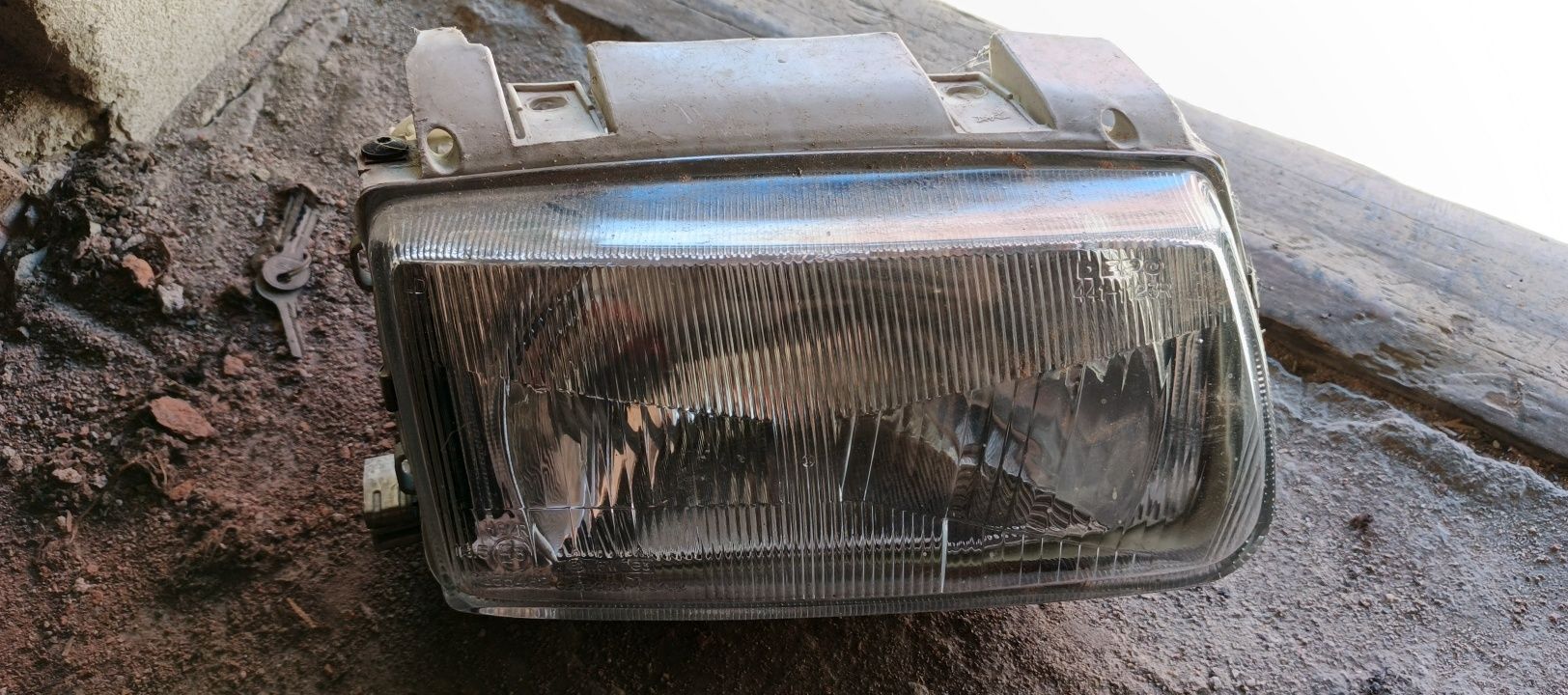Lampa przednia VW polo 6n