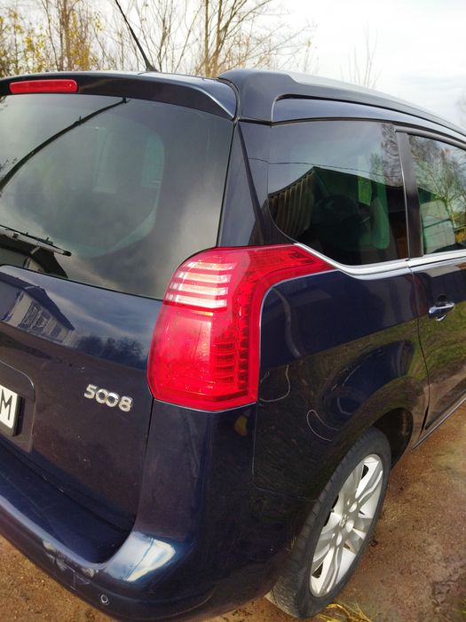 Продам авто Пежо 5008