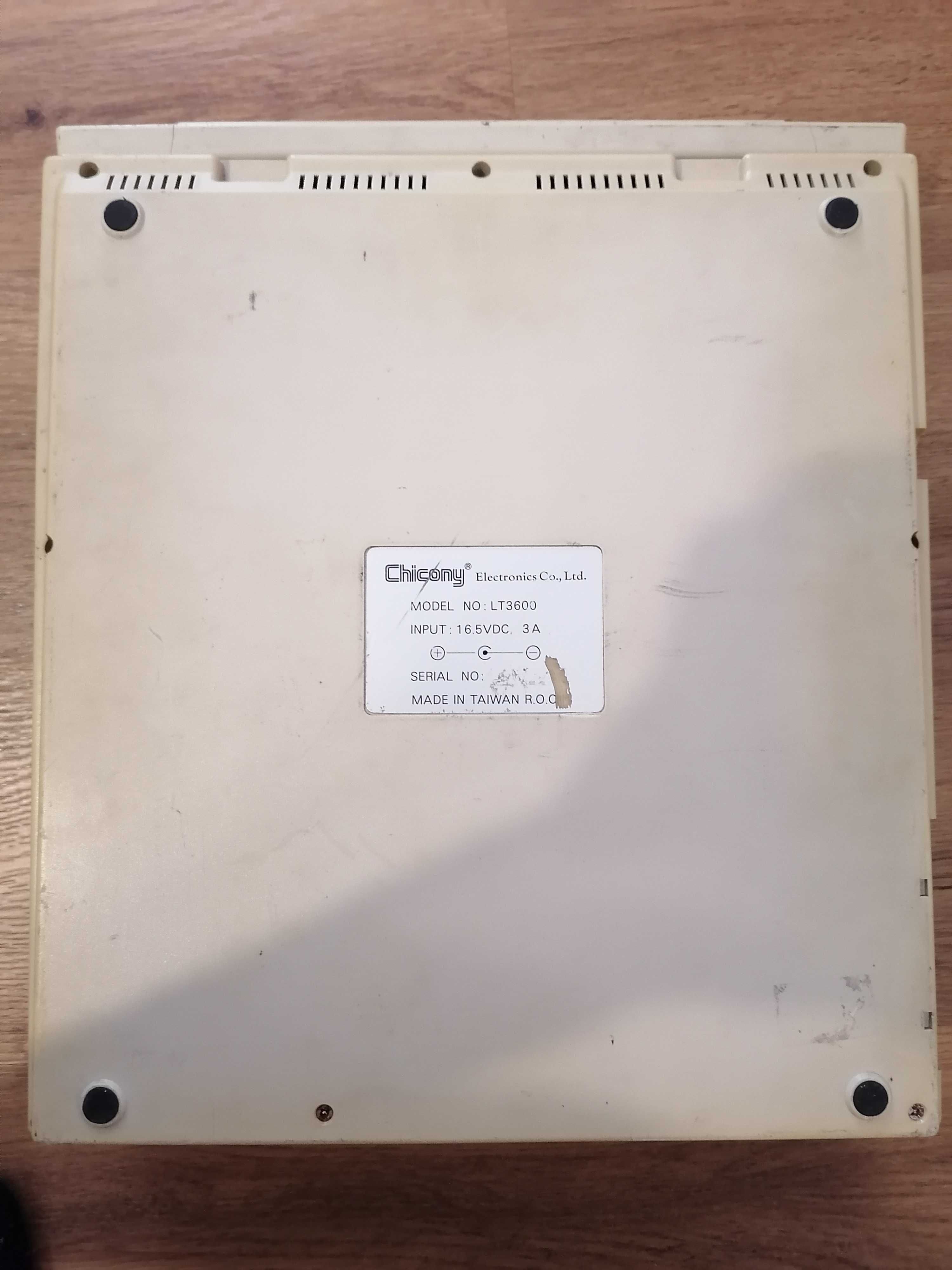 Laptop retro Chicony LT3600