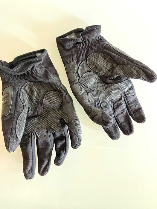 Luvas Moto M/V Bering