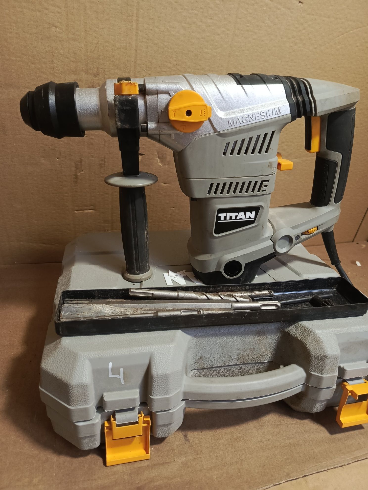 Młotowiertarka SDS plus 1500w.