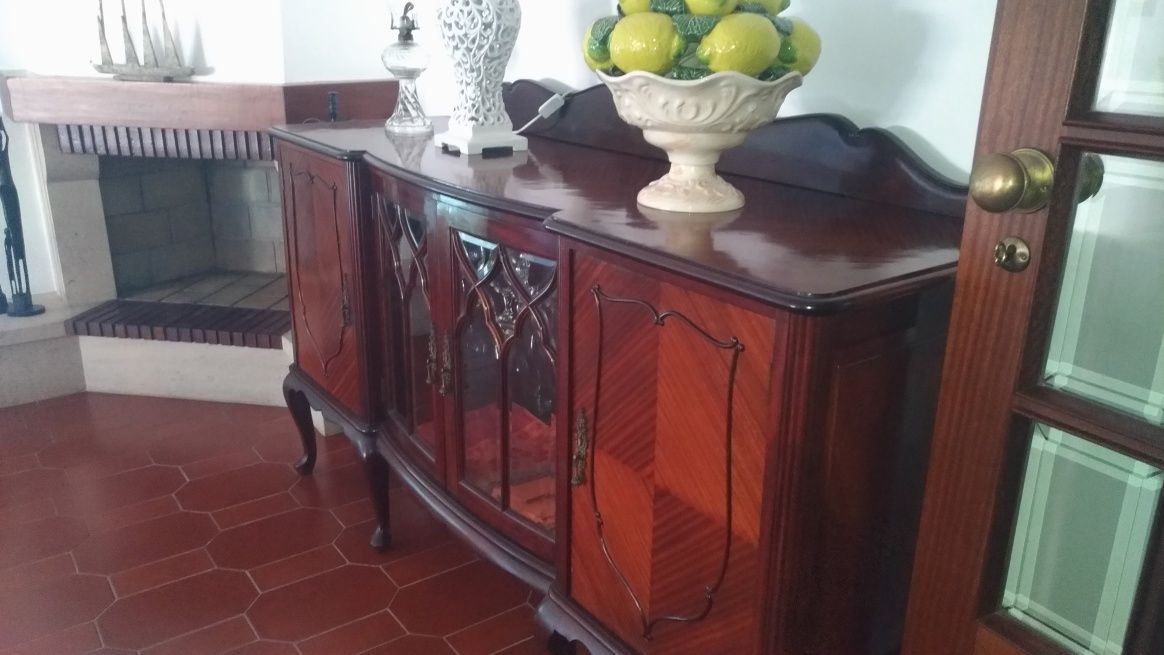 Movel de mogno bom estado