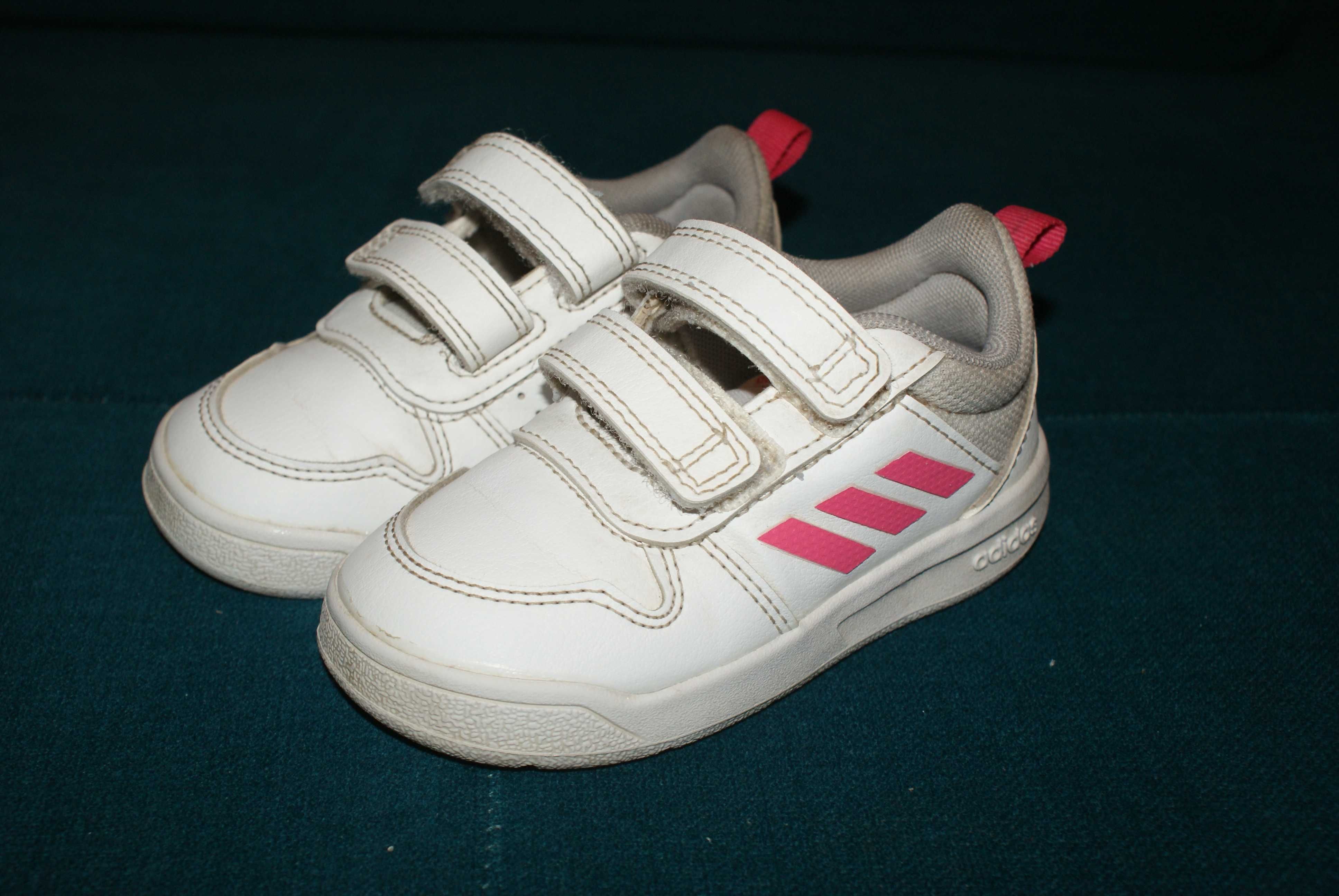 Sprzedam Buty adidas Tensaur C dla dziewczynki r 22