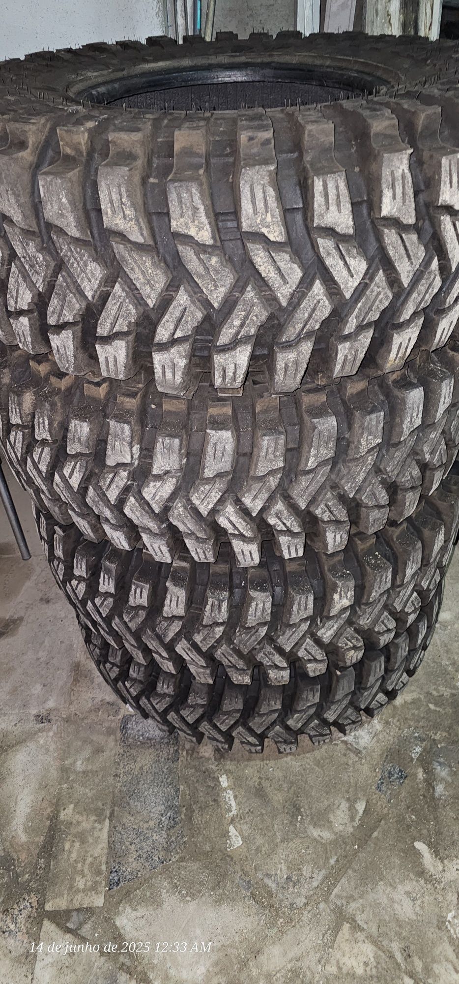 Maxxis trepador lista amarela 37x12.5x17