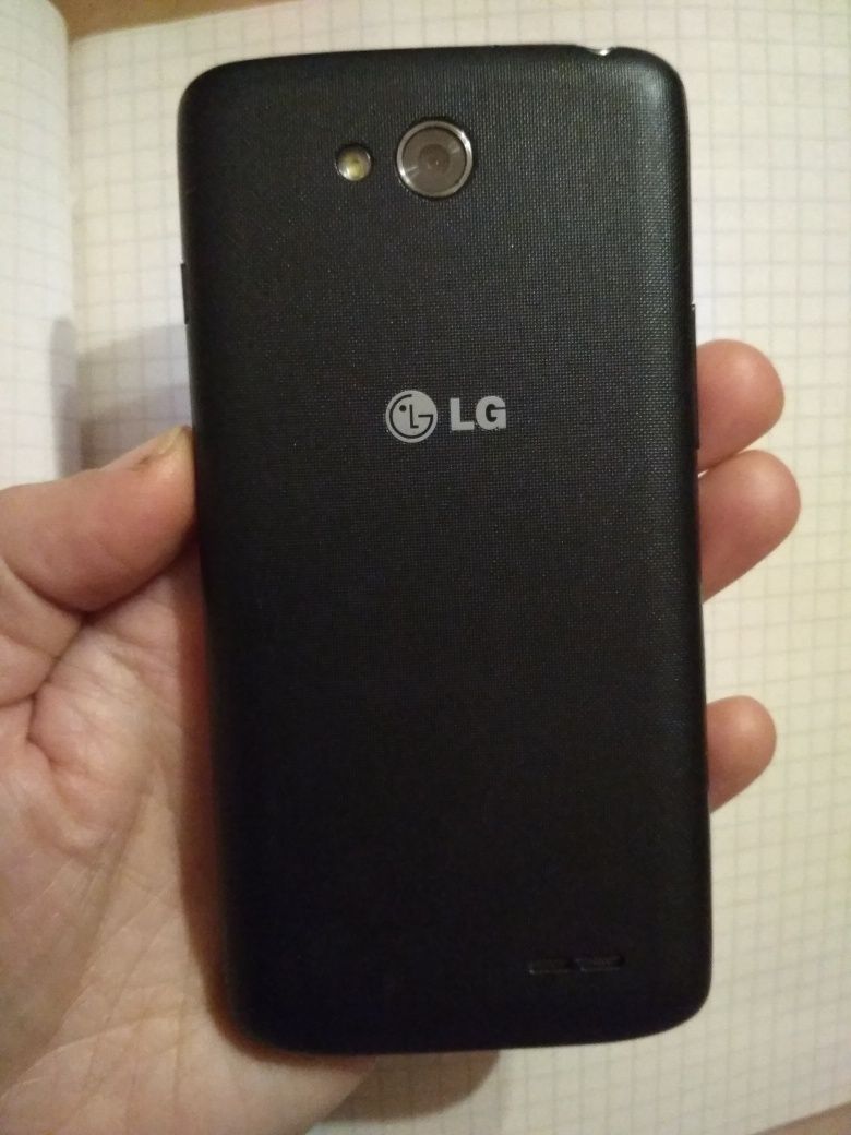 Смартфон LG L90 в рабочем состоянии