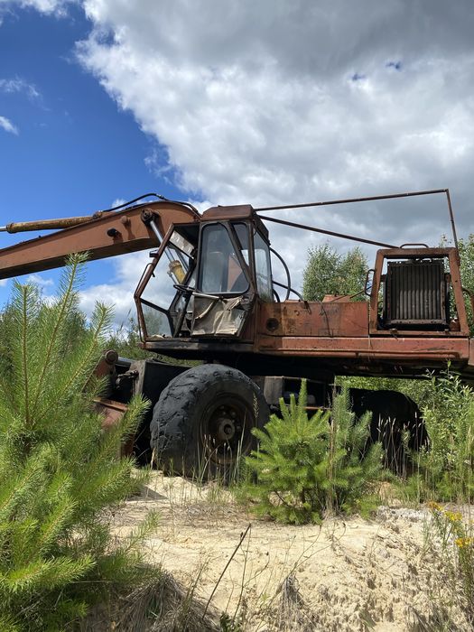 Продам екскаватор 4321