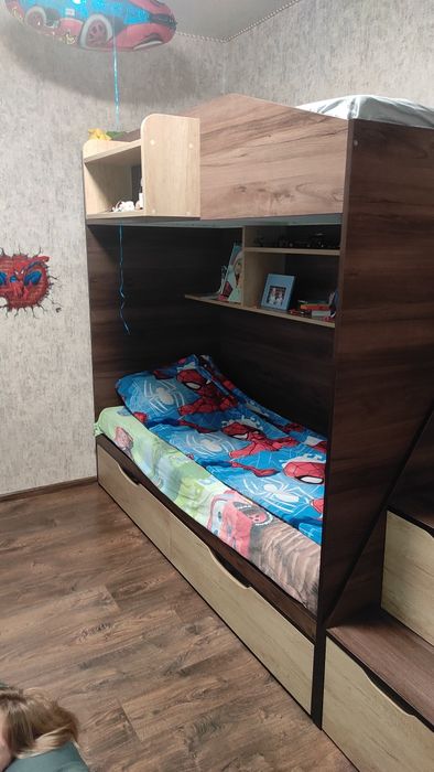 Двухъярусная кровать.