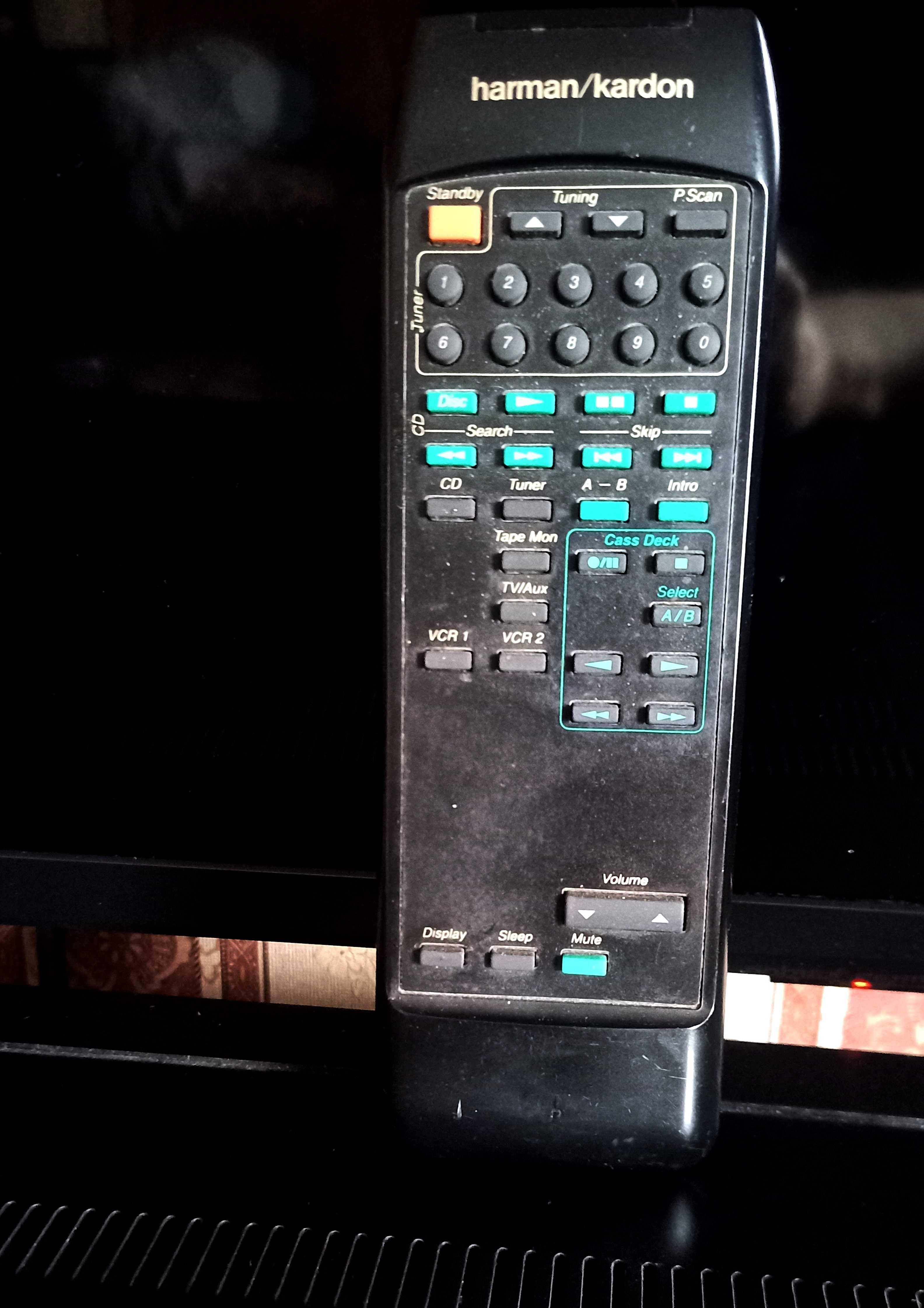 Ресівер HARMANKARDON AVR-20 II з пультом ДУ.