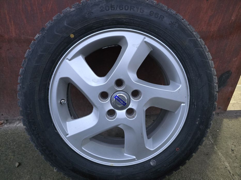 Продам легкосплавні диски 5×108 R16 Volvo оригінал з зимовими шинами