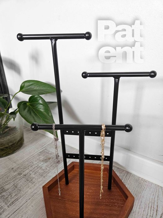 Szkatułka ekspozytor stojak na biżuterię pojemny z haczykami i loft