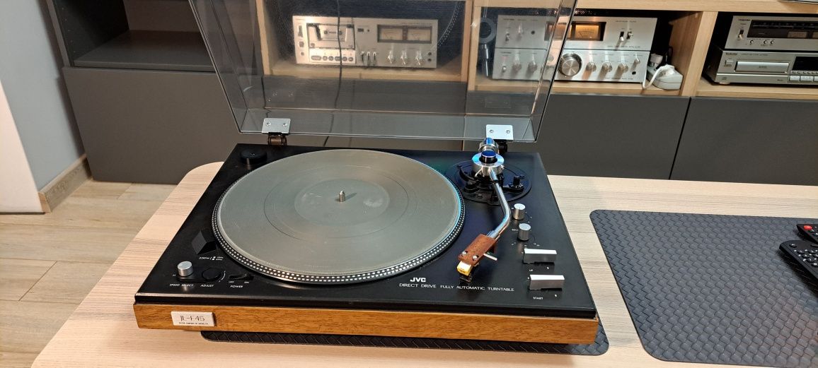 gramofon JVC JL-F45