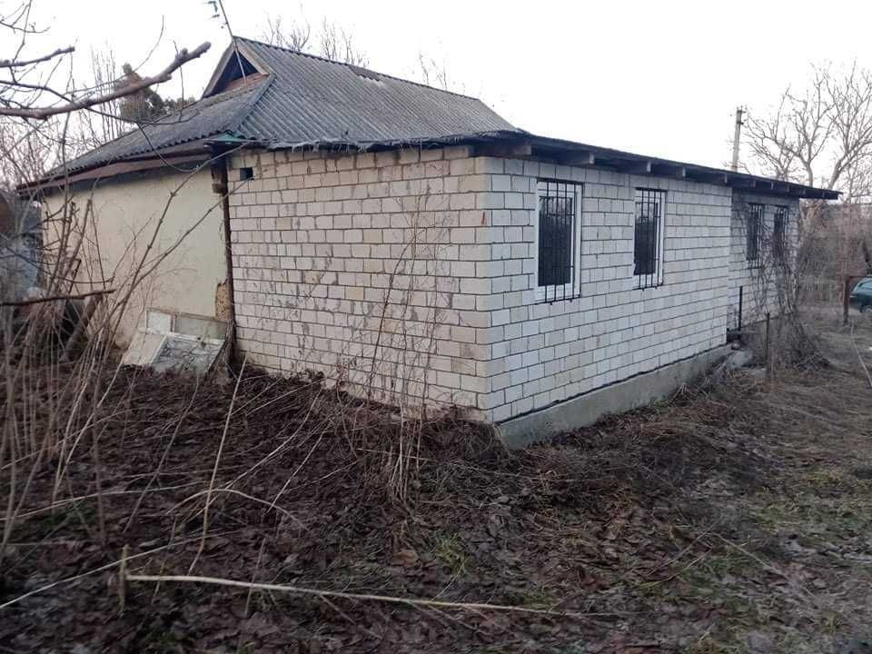 Продається земля в селі з 2 будинками. Село Бобрица, Черкаской обл.