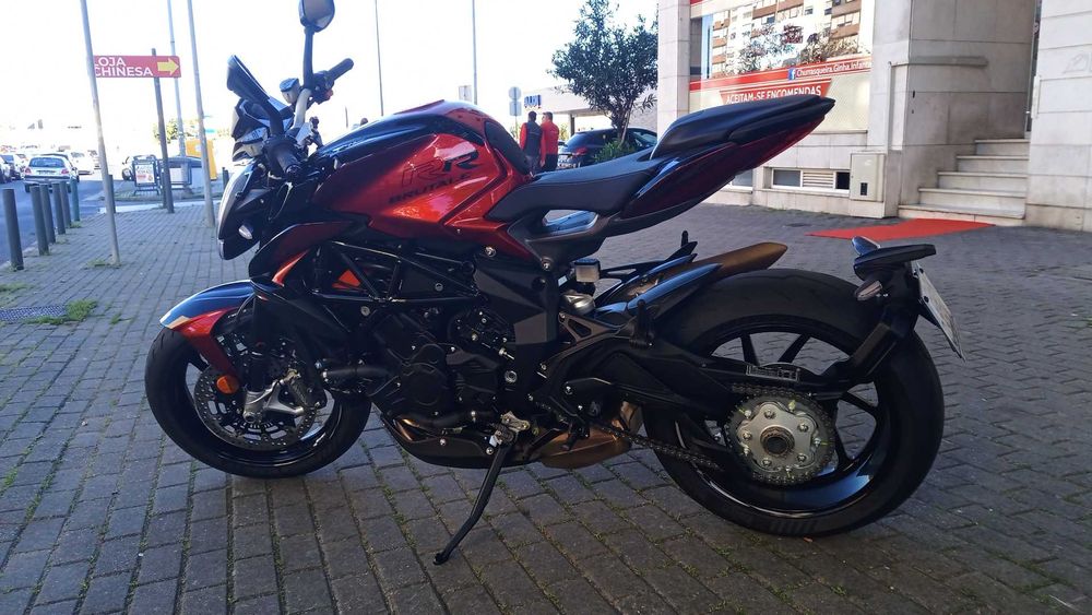 Fantástica Moto MV Agusta Brutale RR (como nova)