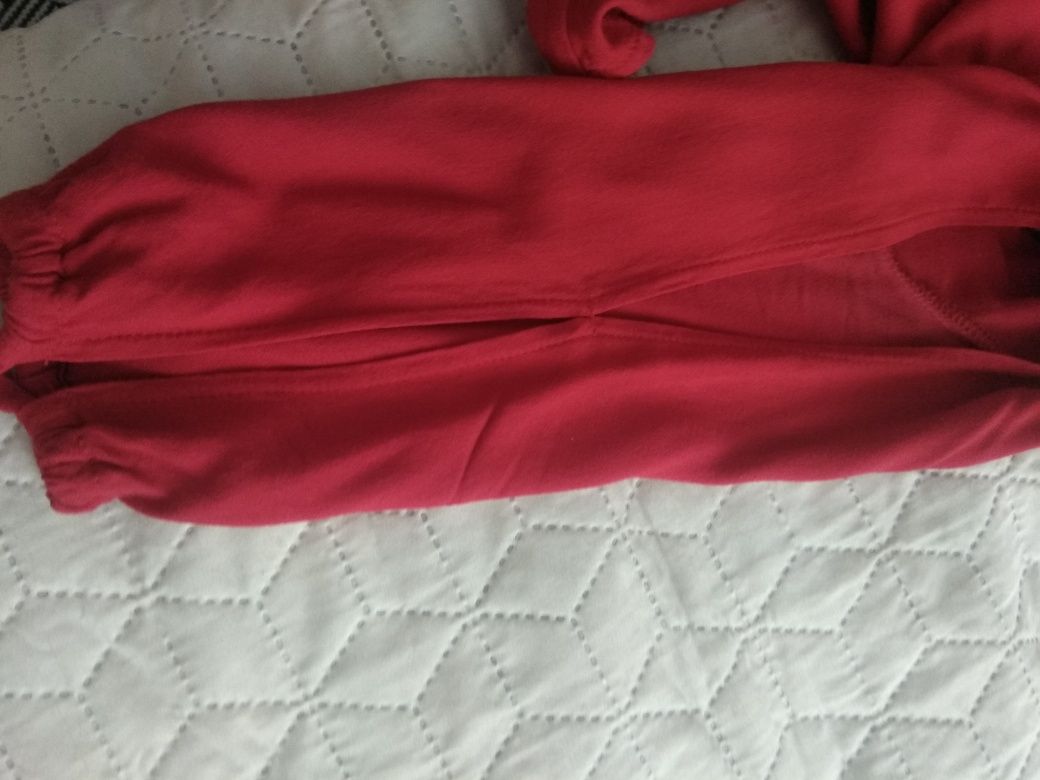 Czerwona bluzka r.L rozcięcia na rękawach na Walentynki Gratis T-shirt