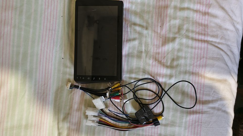 магнітола авенсіс т 25