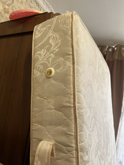 Матрац б/у на односпальне ліжко