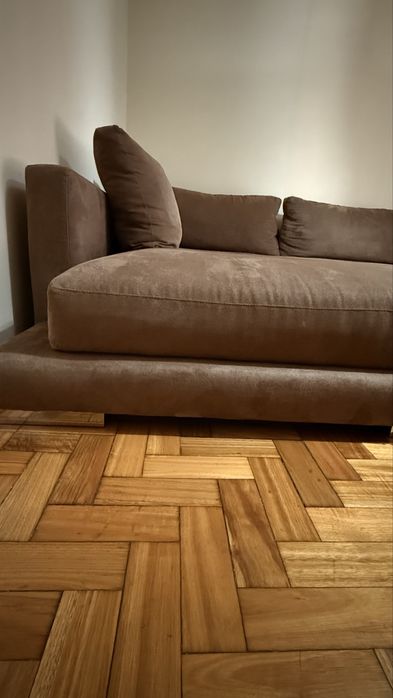 Sofá com chaise longue