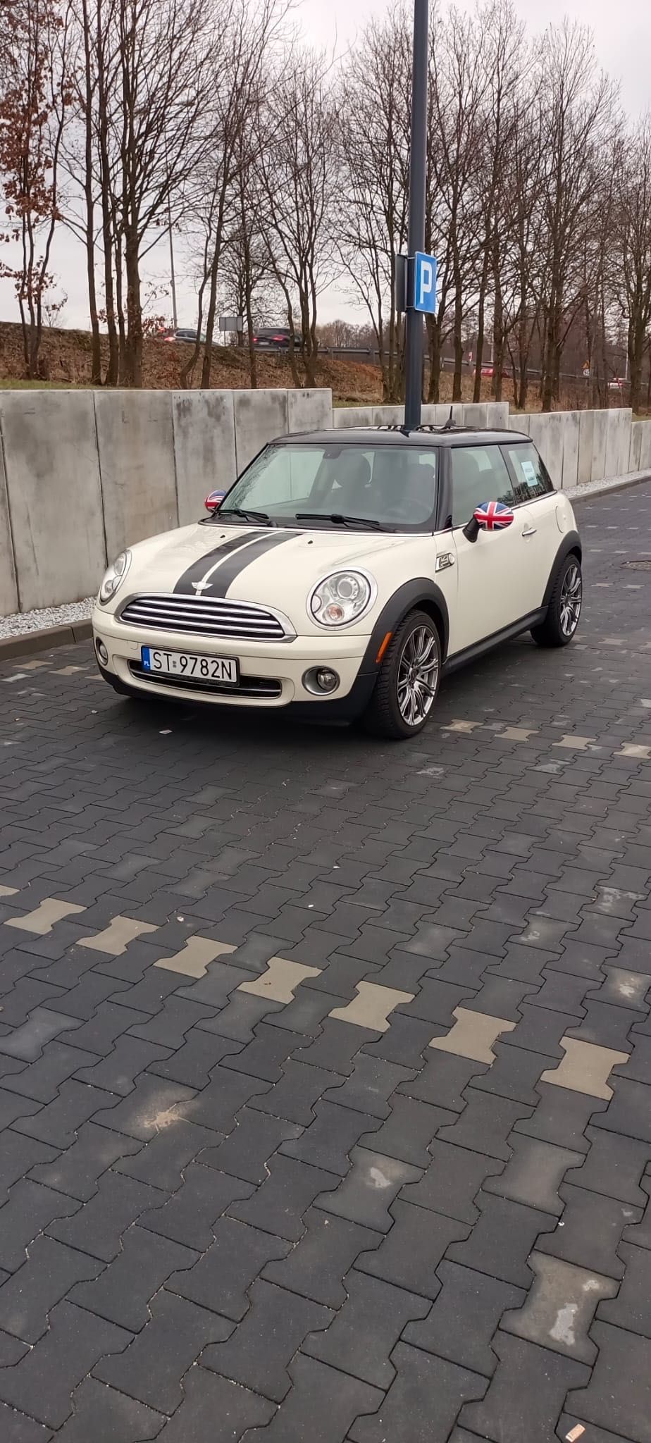 Samochód osobowy mini cooper