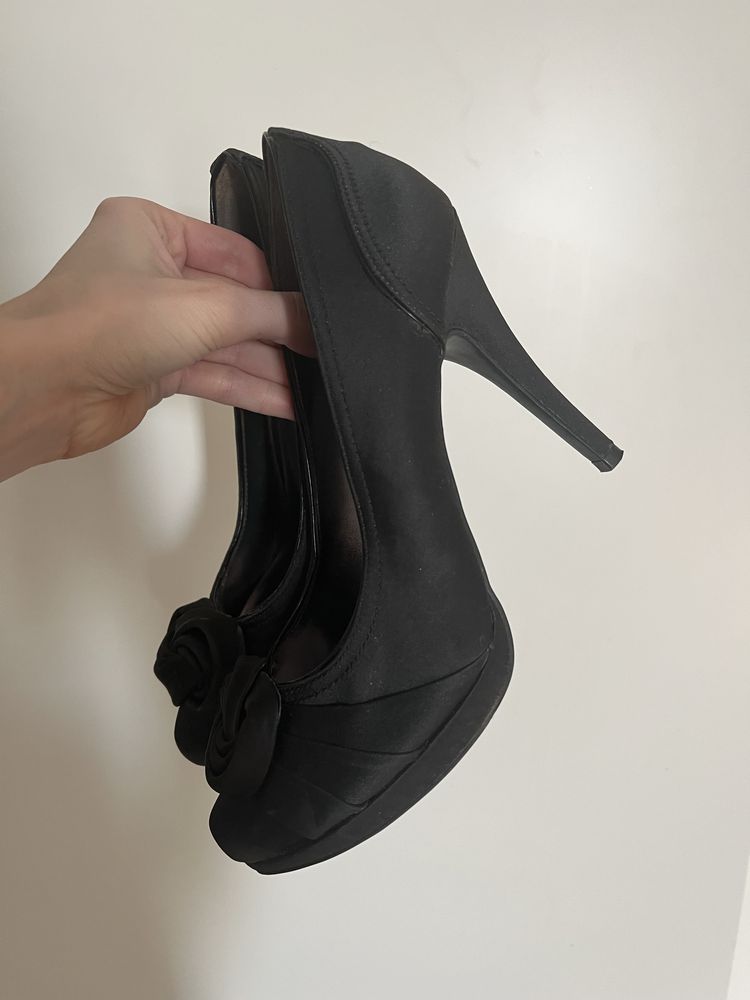 Graceland buty obcasy 39 kwiaty ozdobne