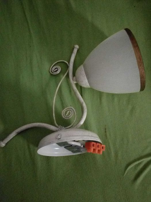 Sprzedam  Kinkiet nowy  bez opakowania  po wystawowy  40zł