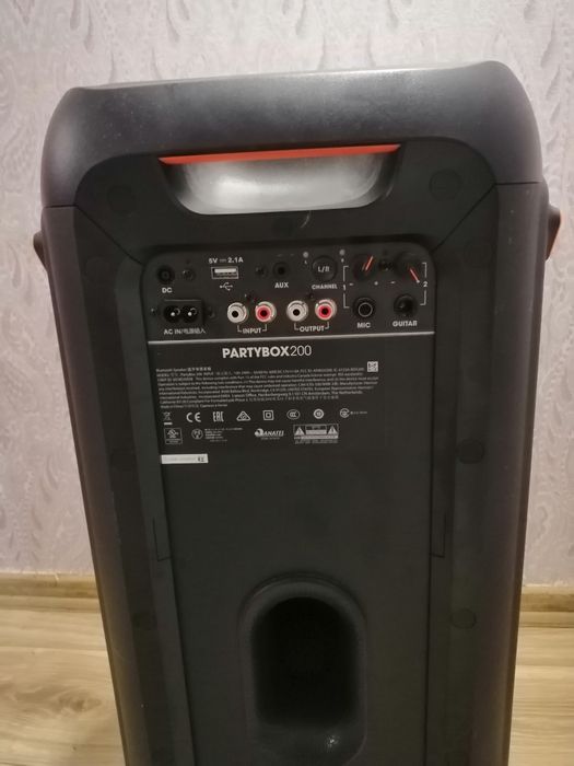 Портативна акустика JBL Partybox 200