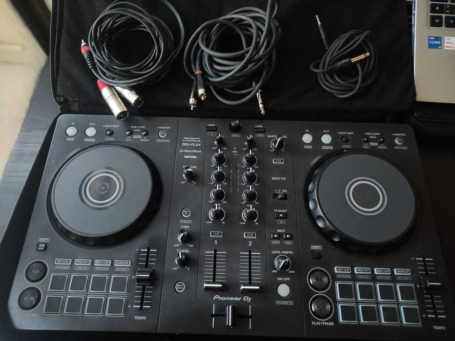 Pioneer DDJ-FLX4 controladora
