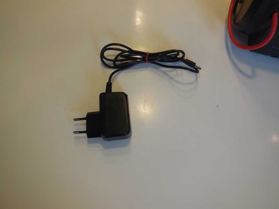 Urządzenie rozruchowe Zasilacz mobilny 4 w 1 AUTO XS kompresor USB
