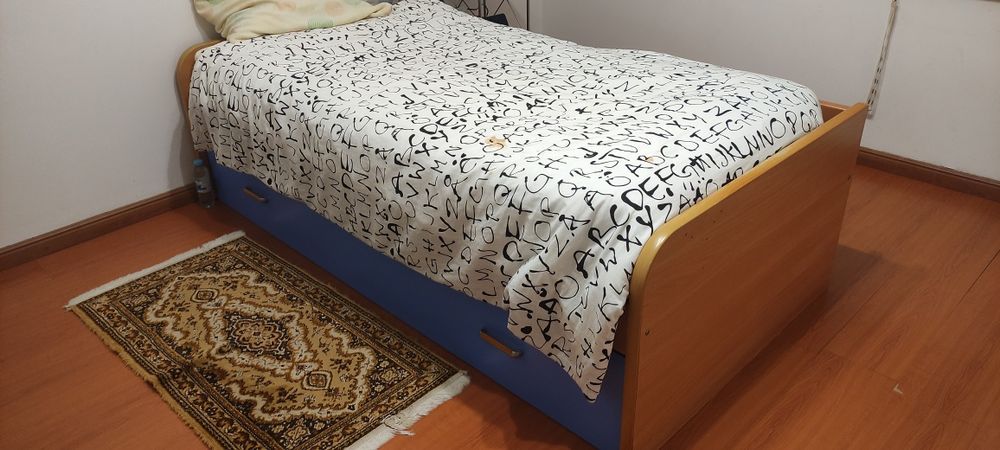 Cama de madeira com 190x90 de solteiro