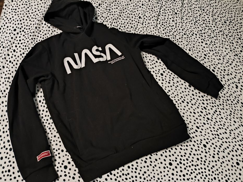 Czarna bluza dresowa męska z kapturem NASA Cropp rozmiar L