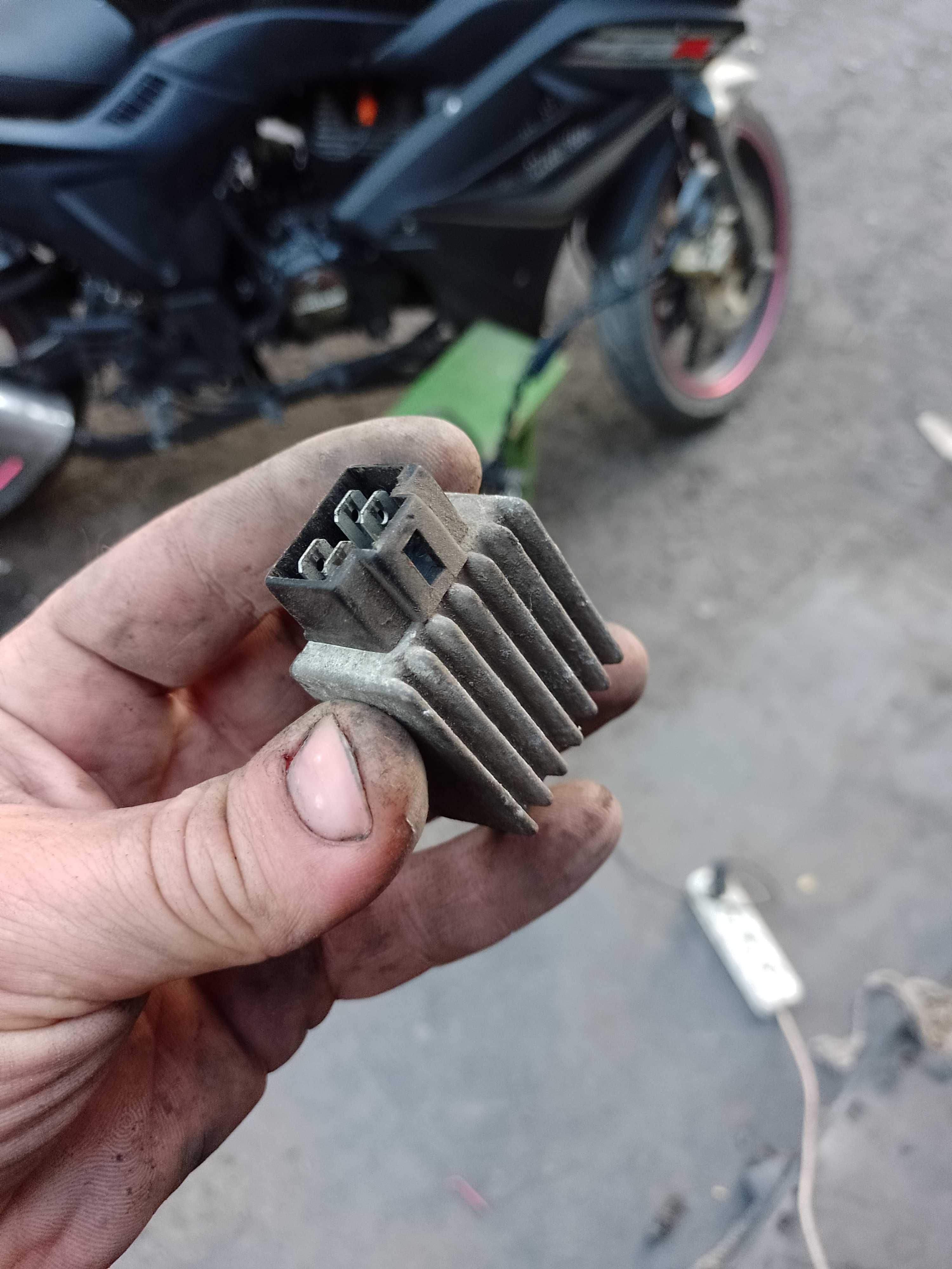Продам запчасти Скутер на Honda Lead 50cc 90cc
