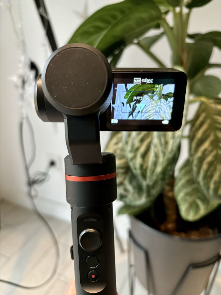 Gimbal Feiyutech z kamerą