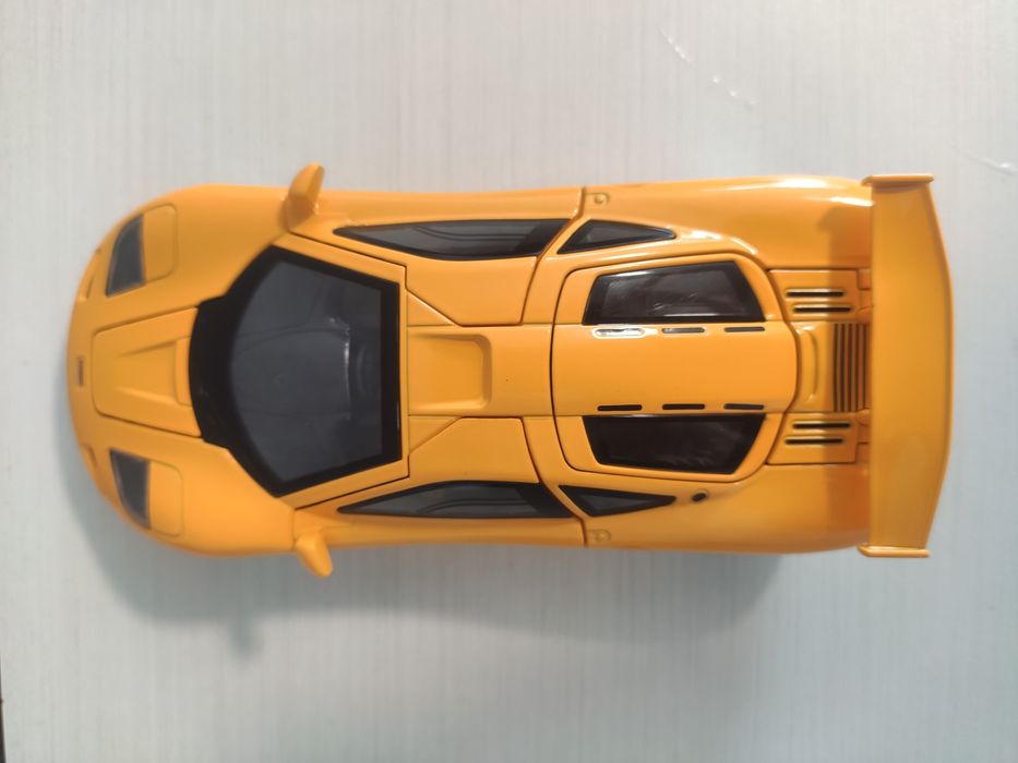 McLaren F1 в масштабі 1:32