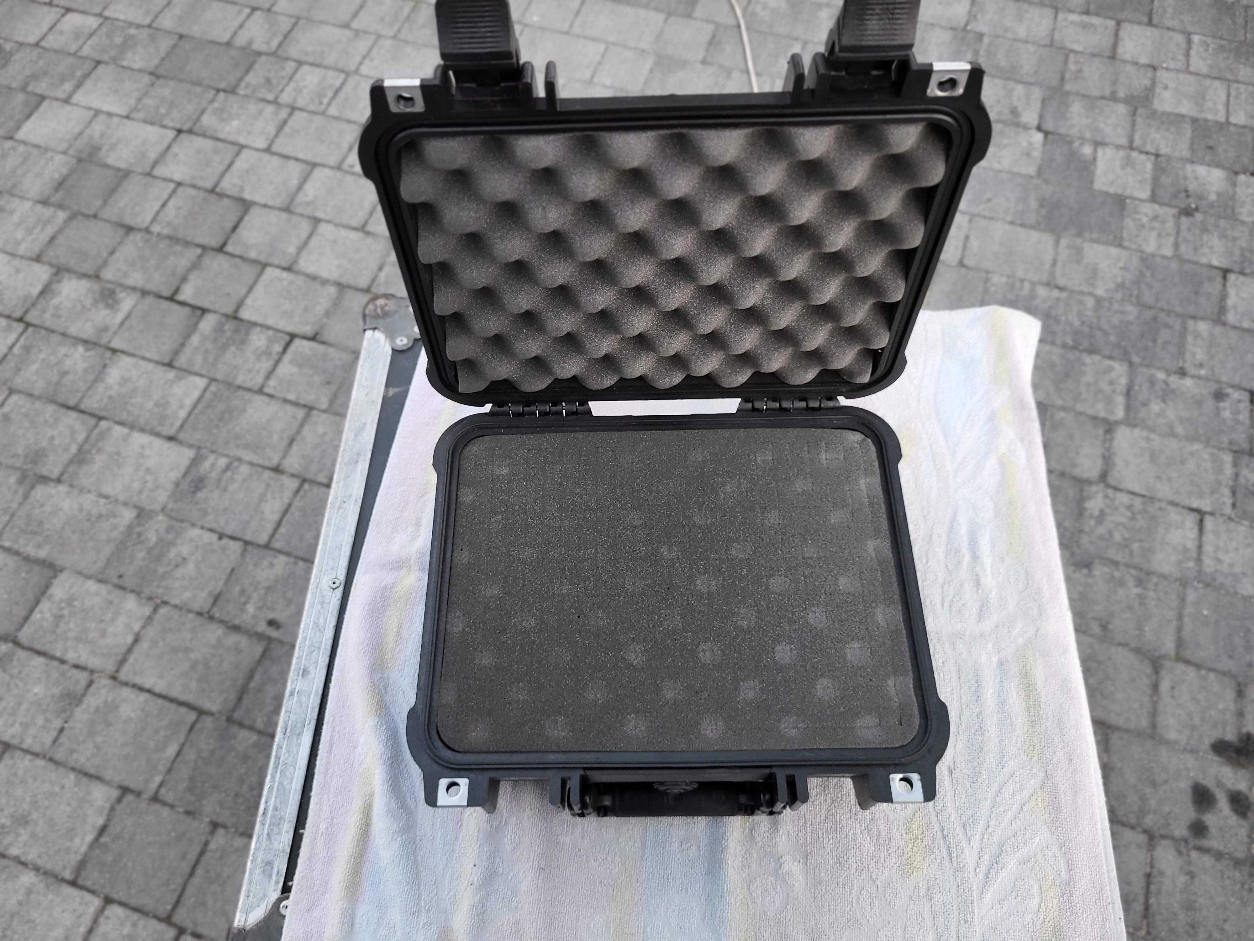 PELI 1400 nowa PIANKA, Pelikan z nową gąbką, FAKTURA, nr 1