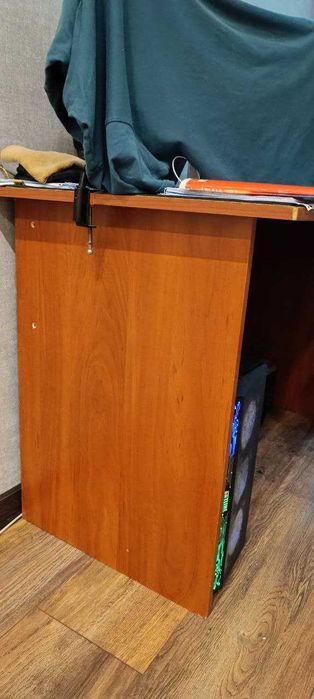 Стол компьютерный