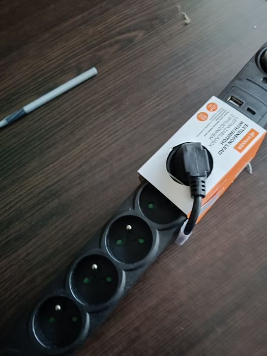 Listwa zasilająca z portami USB