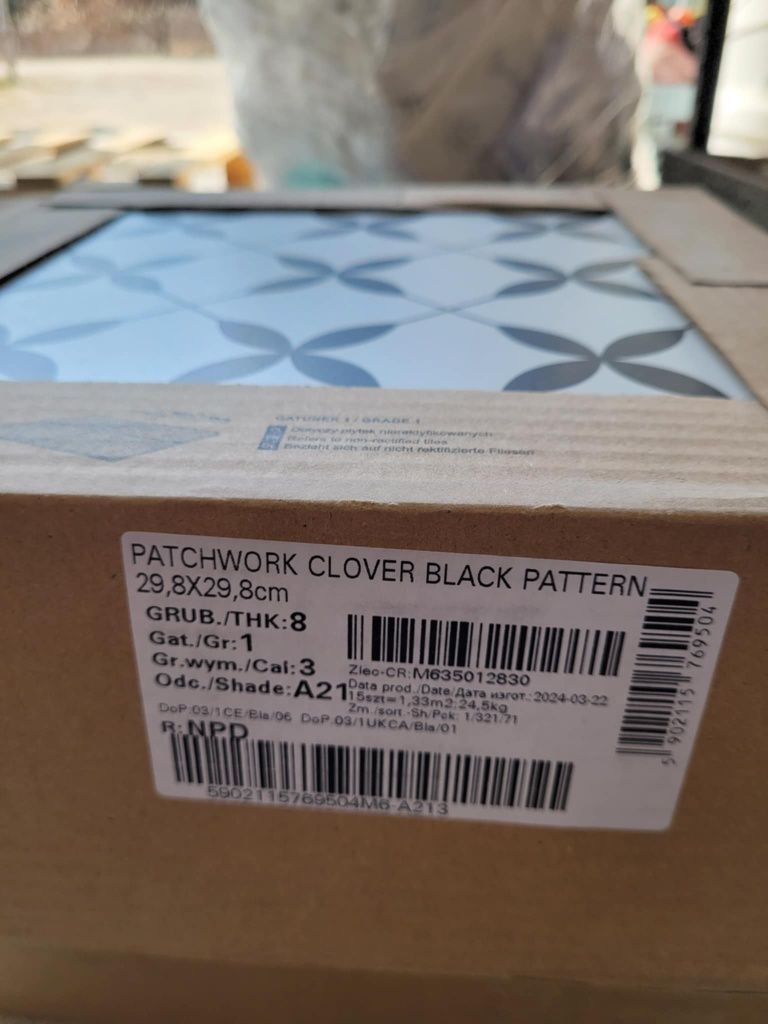 Gres szkliwiony 30x30 patchwork Black&white flower pattern satin Opocz