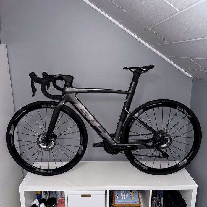 Rower szosowy BH Aerolight 6.0 105 Di2 - gwarancja