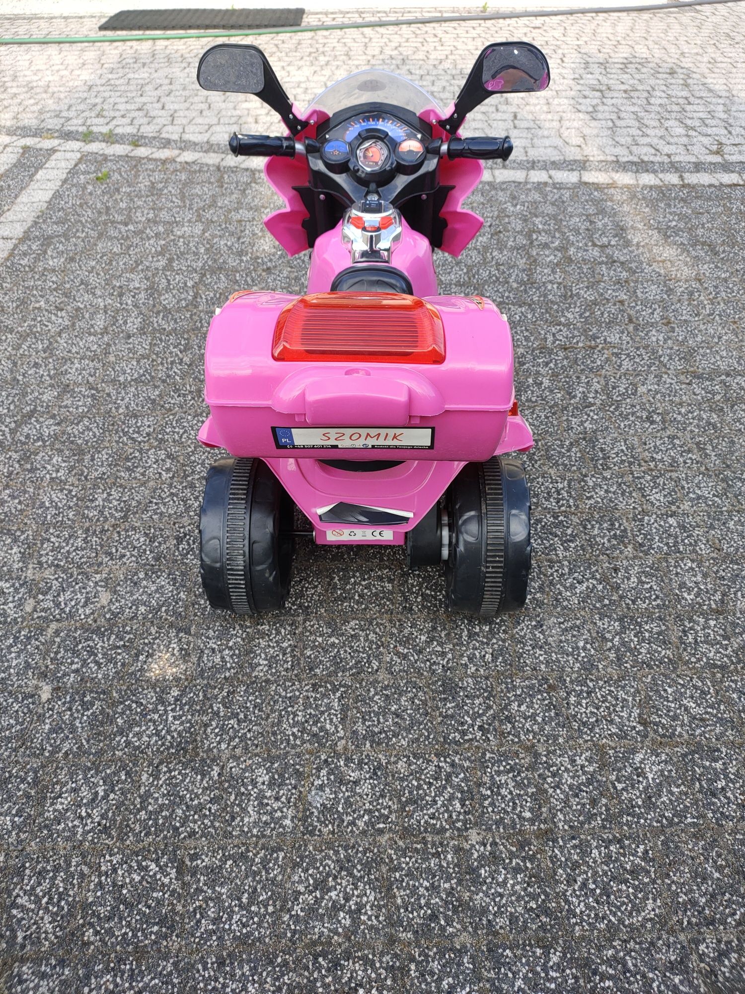 Sprzedam dziecięcy motorek na akumulator.