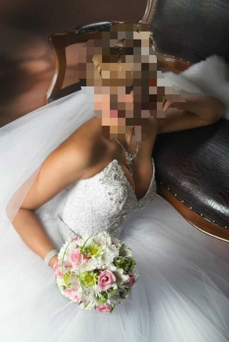 свадебное пышное платье с корсетом