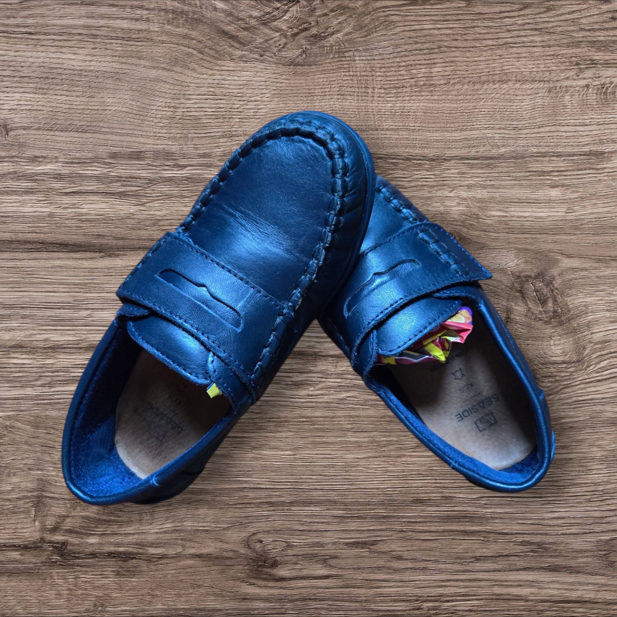 Sapatos/mocassins em pele, com velcro