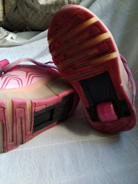 Sapatilha Beppi com rodinhas