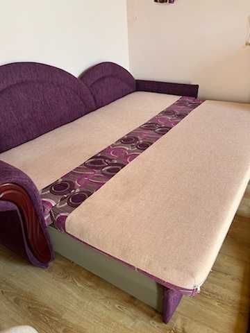 Fioletowa sofa jak nowa
