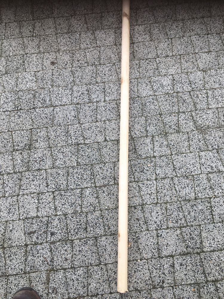 Sprzedam wałek drążek  z drewna średnica około 34 mm długie