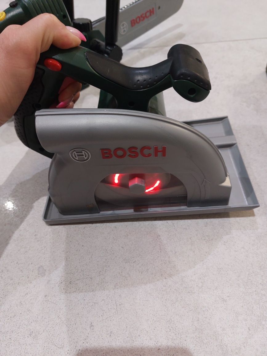 Zestaw zsbawej narzędzi Bosch piła motorowa tarczowa i wiertarka