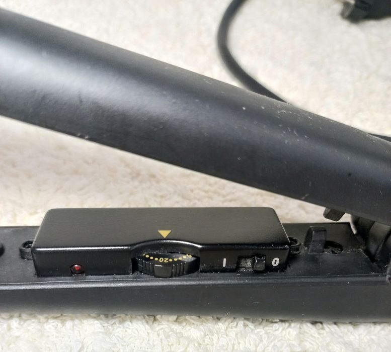 Щипці ( праска) для випрямлення волосся Philips