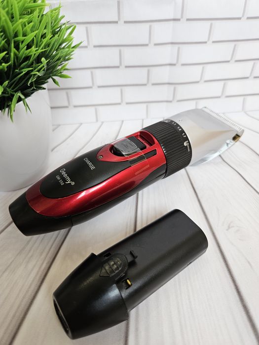 Машинка для стрижки волосся і бороди Gemmy 550 керамічні ножі стрижка