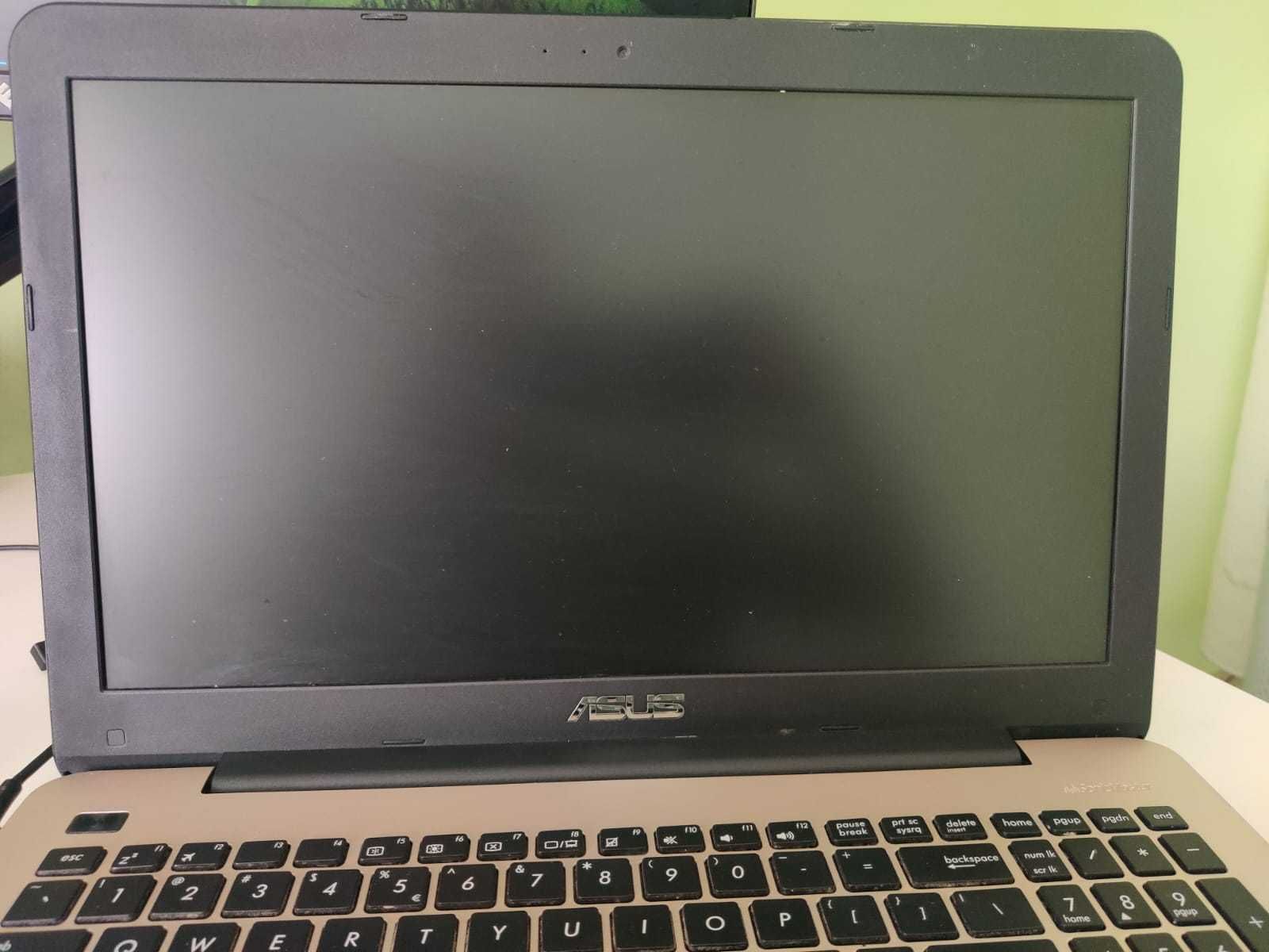 Laptop ASUS A555L