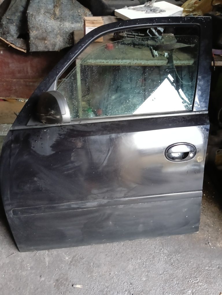 Opel Meriva A drzwi lewe przednie przód czarne