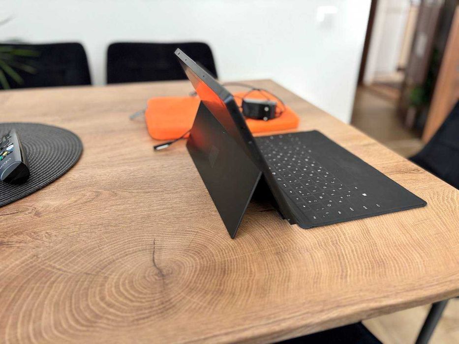 Сенсорний планшет компютер Microsoft Surface RT 2/32GB проц 4х ядерний