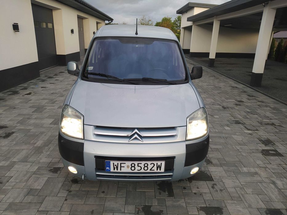 1.6 - GAZ SEKWENCJA. 4 drzwi. sprawna KLIMATYZACJA. hak holowniczy